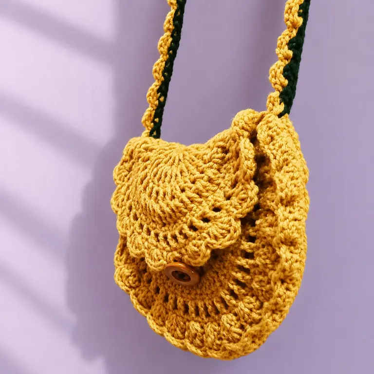 Golden fan bag